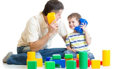 Gợi ý những trò đơn giản để bố chơi cùng con, giúp mẹ đỡ mệt